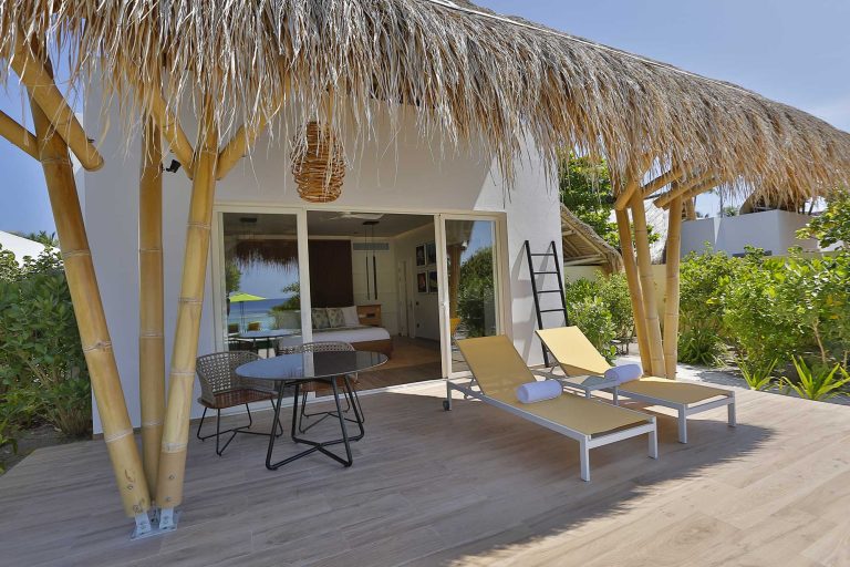 5d39ad82040fc8cd57dfdfff__villas-b4